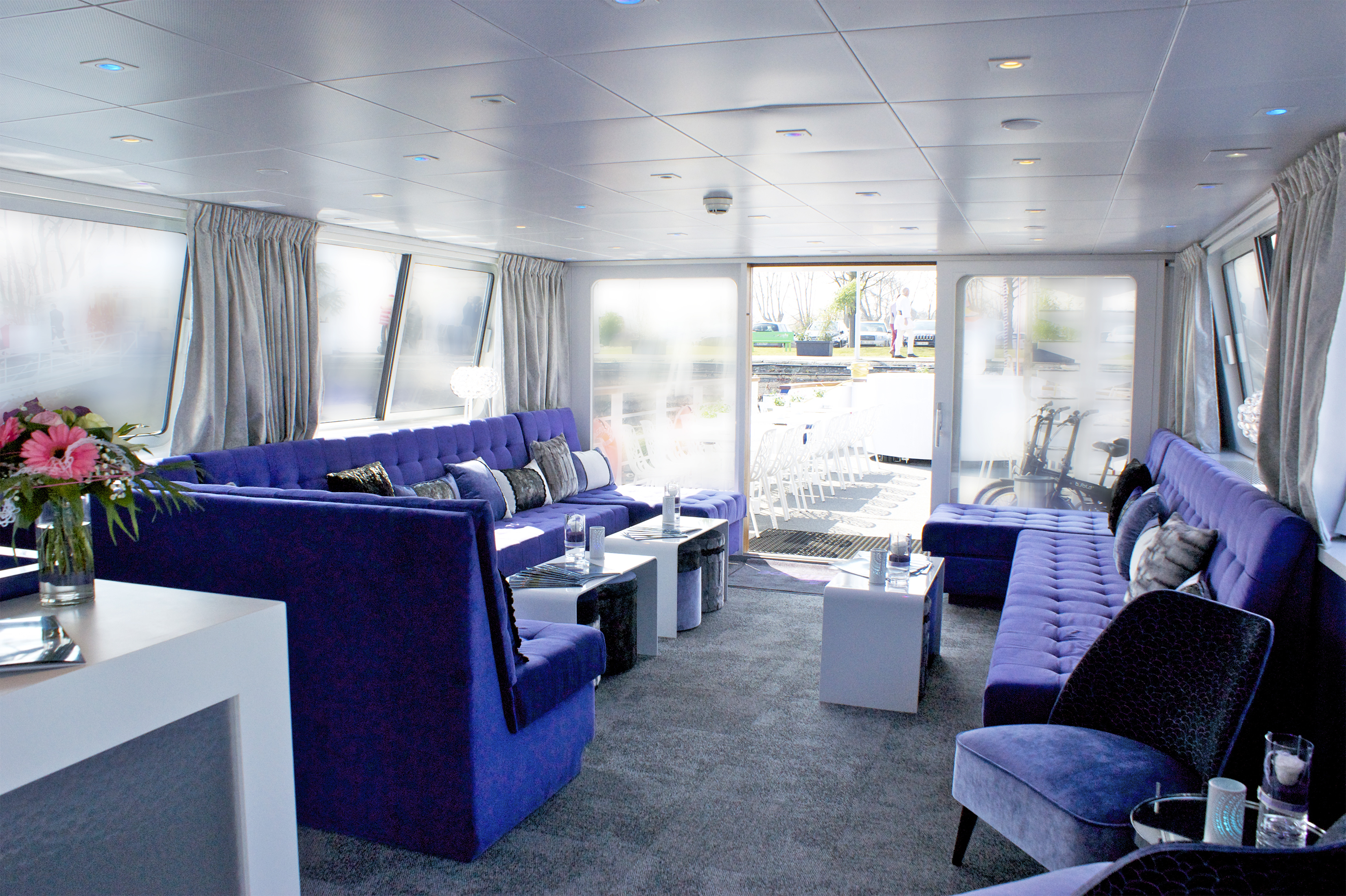 CroisiEurope Deborah Bar Lounge 2.jpg